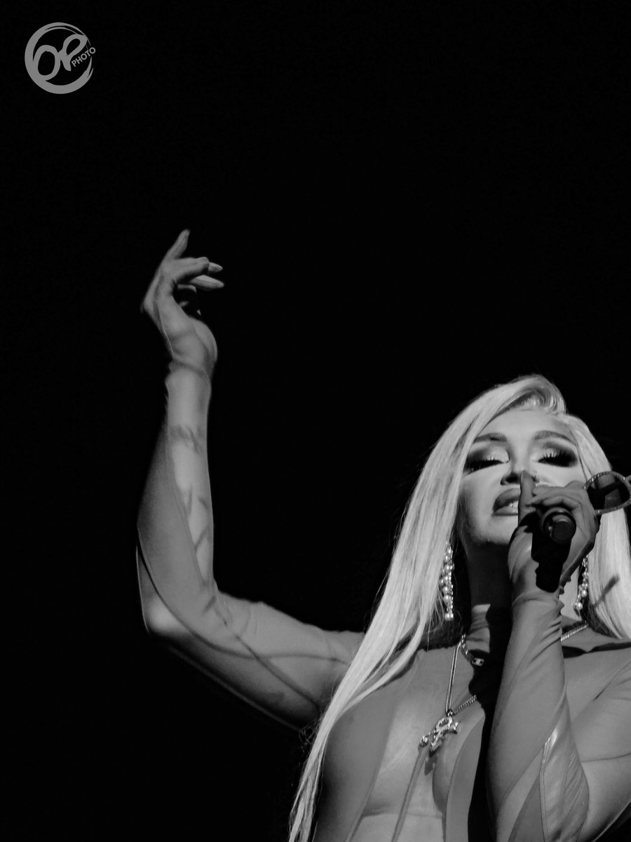 .<a href="/xosonique/">Kylie Sonique Love</a>
A Drag Queen Christmas
Buffalo, NY
11.12.21