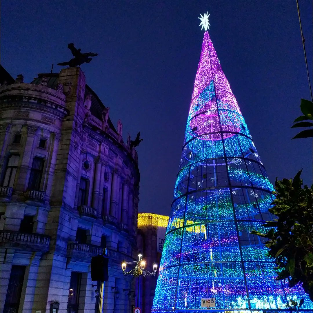 abegrossi1923's tweet photo. Un par de fotos de las luces de #Vigo
#LucesVigo
#lucesdenavidad
✌️ https://t.co/3aNlorvN6p