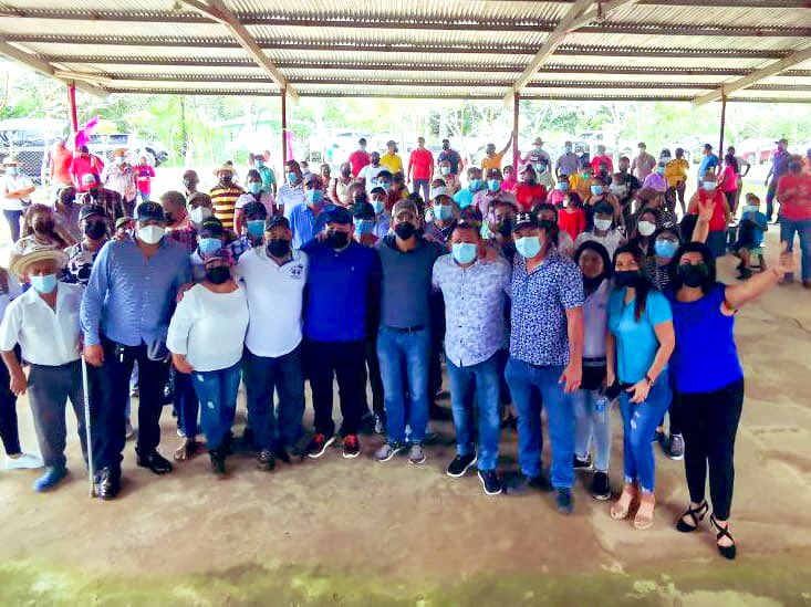 romuloroux's tweet photo. En La Mesa de Veraguas seguimos fortaleciéndonos como la esperanza que le devolverá a los panameños una mejor calidad de vida. Trabajando y organizando porque con @CaDemocratico volveremos a cambiar el rumbo de Panamá haciendo las cosas bien. Gracias Albis Camarena y su equipo. https://t.co/I9bR1Ny2fx