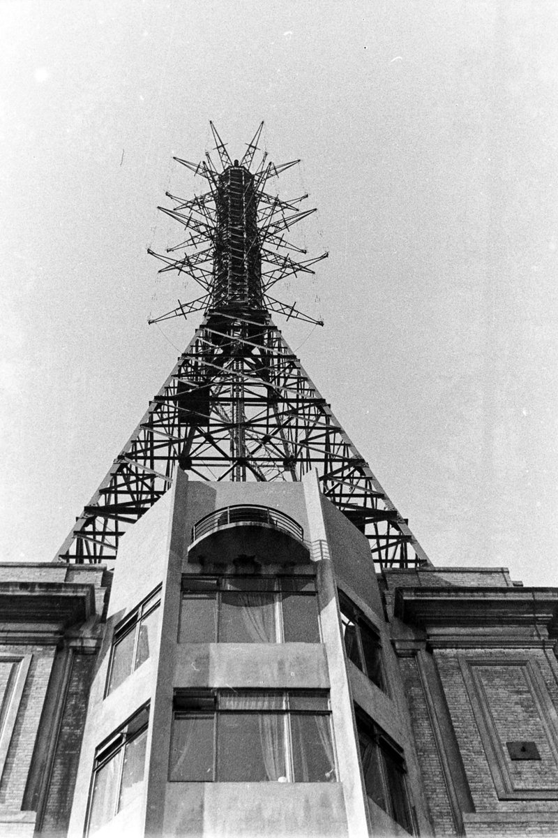 APTSArchive's tweet photo. As part of #ExploreYourArchives today's theme of #big - here is the transmitting mast at Alexandra Palace, the home of BBC Television from 1936.
#Yourallypally #transdiffusion #illuminations #bbcarchive #bbcgenome @jamie_medhurst https://t.co/JCa0pvUTjx