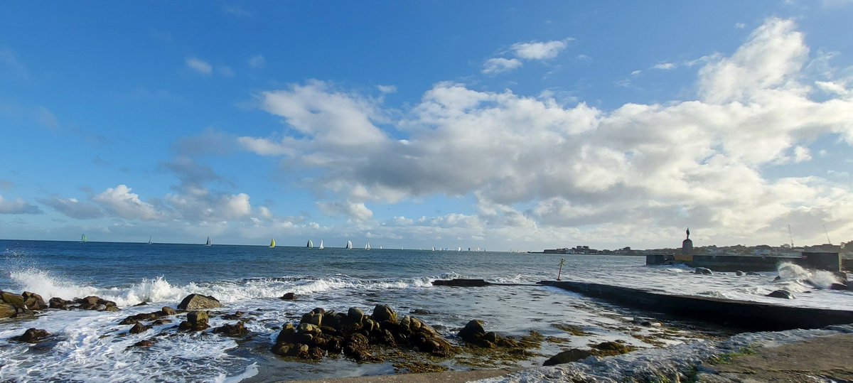 Whois_Joe_90's tweet photo. Beautiful Morning Down the Pier and overlooking the new Roger Casement Statue during my 10km walk ! ๐
#rogercasement #dunlaoghaire #Dublin #Ireland #dunlaoghairepier #sunshine #sunclouds #sundayvibes #weekend #UnFiltered
#JMKSunday #JMK_Sunday https://t.co/aW4MVNfmnR
