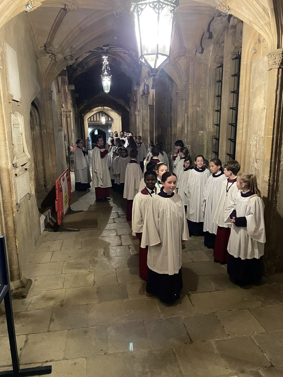 ChChCathedralOx's tweet photo. Six rows of singers tonight at Evensong. Thank you to all our musicians for a glorious Evensong. https://t.co/y0brytki2K