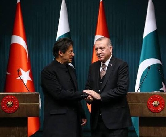 alg_imene's tweet photo. We are stronger together.🇹🇷🇵🇰 #TurkeyIsNotAlone #Pakistan https://t.co/6GJdxkhrIt