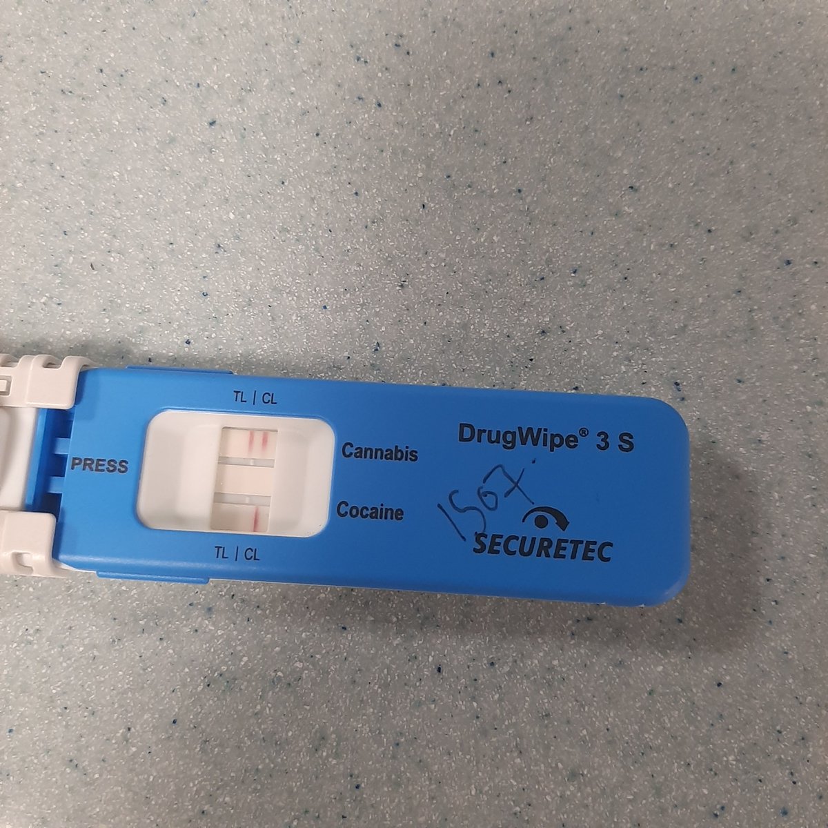 tvprp's tweet photo. Officers located a cloned vehicle this afternoon on the A41 in Bicester. Driver provided a positive Drugwipe for Cannabis. Driver had no licence/insurance and had controlled drugs on them in custody. Vehicle has been seized. #notonourpatch #Oxoncshift #P4245 #P177 #P1089 #P2086 https://t.co/UkAsDpZBbk