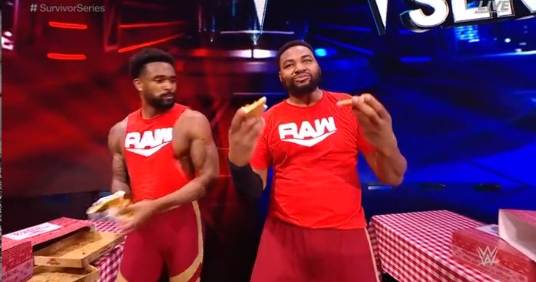 elite_bros's tweet photo. OMOS gana la battle royal pero después de la lucha The Street Profits se roban la pizza.

#WWE #SurvivorSeries https://t.co/DMMxVk655k