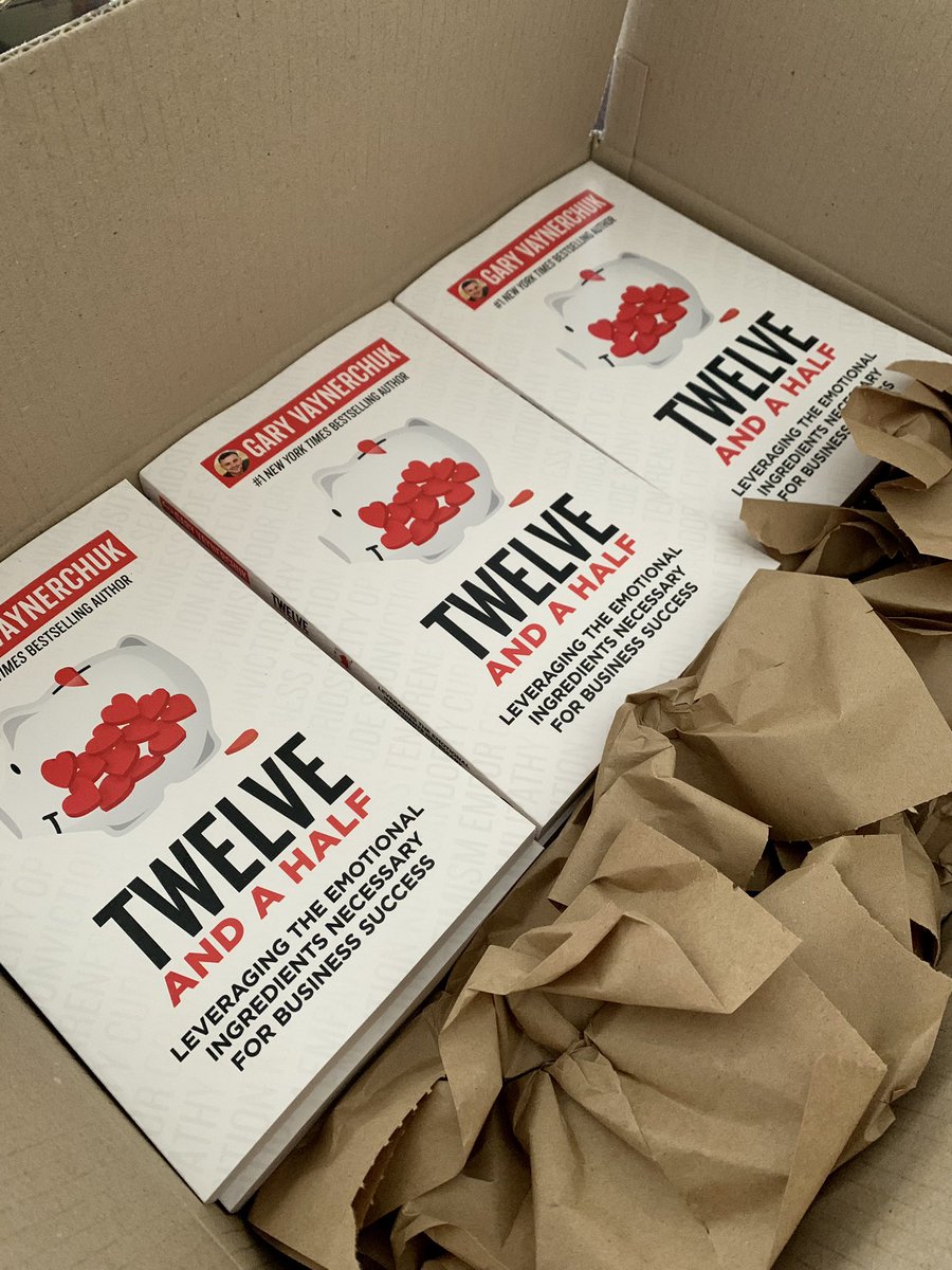 TruestThanh's tweet photo. Got extra excited for my delivery today ๐. Canโt wait to read this incredible book @12andahalfbook @garyvee @RaghavHaran and if anyone wants a copy, holla at ya boy ๐ฆ๐บ #thisisonlyhalf #moretocome #garyvee https://t.co/hvas4Cg0e3
