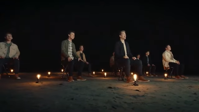 LDSMusicians1's tweet photo. Desde la presentación de Luz de las Naciones de 2021, BYU Vocal Point canta una nueva versión latina del himno popular, "Brillan Rayos de Clemencia". https://t.co/S88vIv8ORR #BYUVocalPoint #LightoftheNations https://t.co/4gYuOfk12J