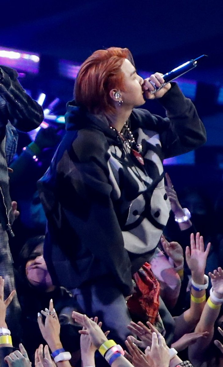 โหพี่ยุนกิ ใครเปนคนทำทรงนี้เอาตีนมาค่ะกุจะกราบ