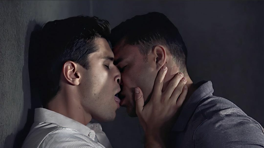 Shemale makeout boy doctor