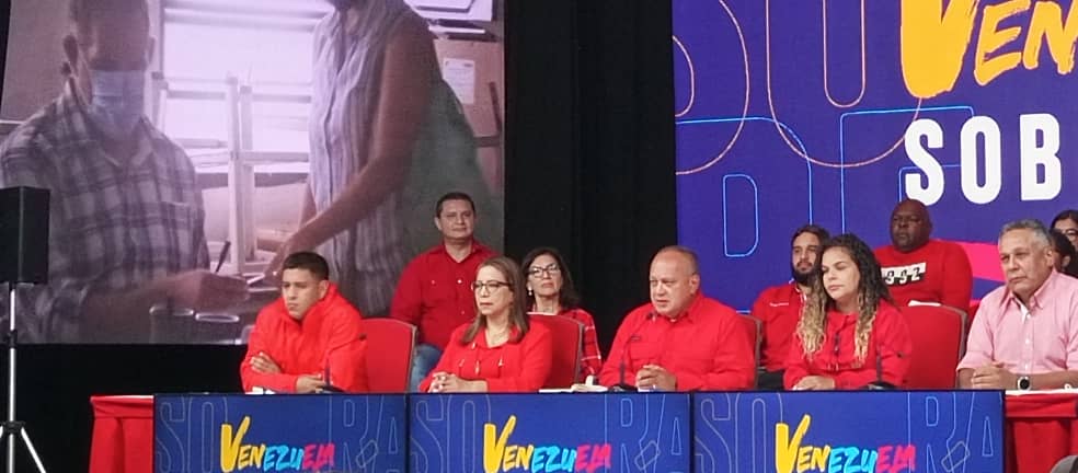 PartidoPSUV's tweet photo. #EnVivo || @dcabellor "Esperamos que todos los que participaron en las elecciones, respeten las elecciones"

#MegaElecciones2021 https://t.co/ogW23UNEEB