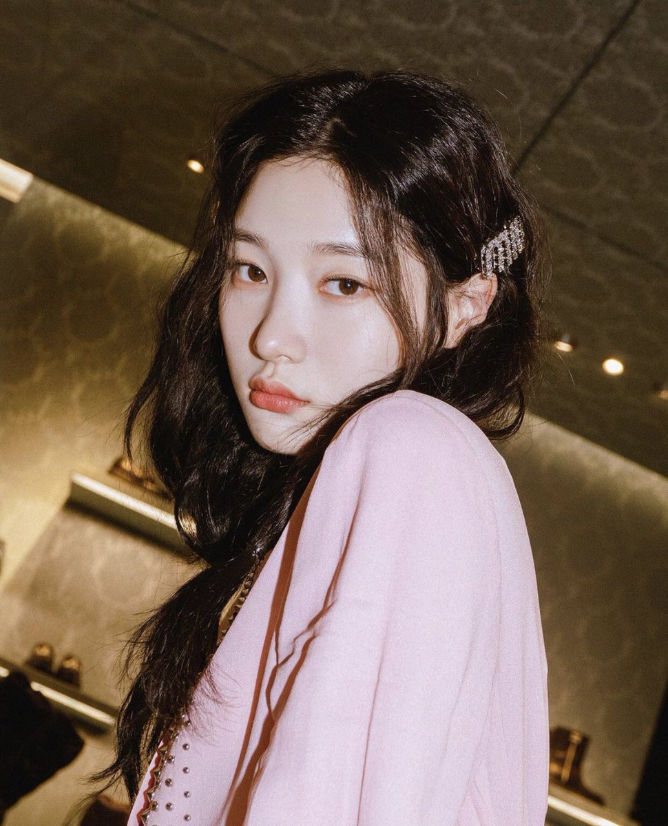 jcythinker's tweet photo. @Whosfan_HANTEO I nominate JUNG CHAEYEON of @dia_official! Our face of the group who dominates all areas: vocal, dance, rap, visual, mcing and acting ✨
#Whosfan #WhosPICK #AllRounderIDOL
다이아 채연
#다이아_채연 #채연 #정채연 #CHAEYEON #DIA_CHAEYEON @dia_official https://t.co/TBxoCHZ1pA