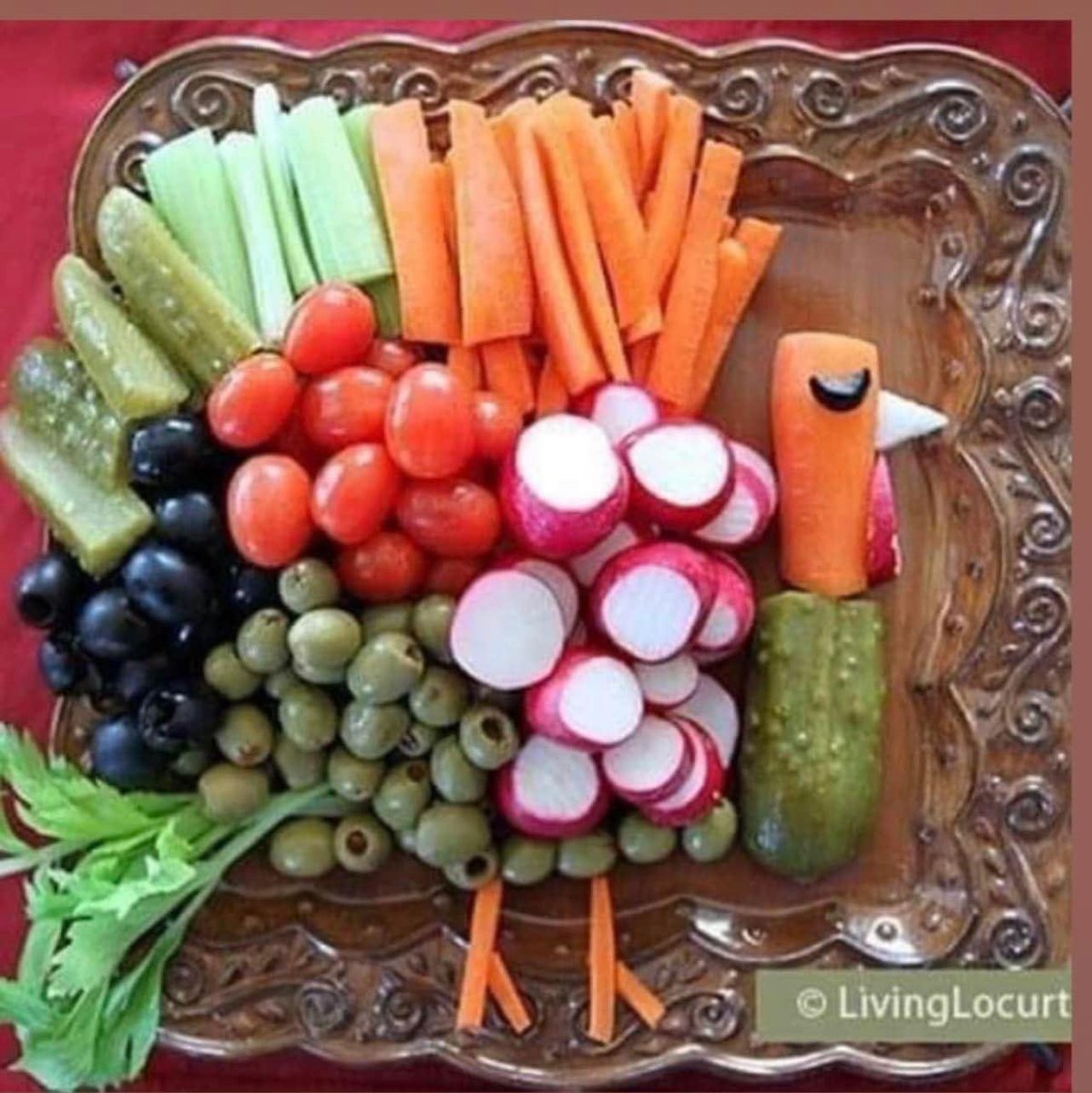 LisaAlterKrule's tweet photo. Thanksgiving goals: https://t.co/1vjSHU6GNK