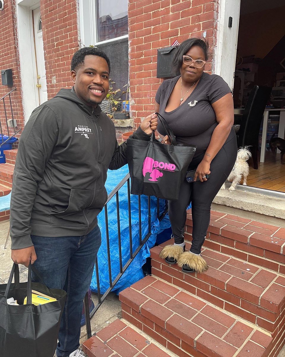 Distributed food baskets to constituents in the #21217 today. Made stops in Sandtown, Mondawmin, Matthew Henson and Harlem Park. 

Thank you to and <a href="/AteiraGriffin/">Ateira Griffin</a> for the baskets and orchestrating the distribution of hundreds of baskets across the city.