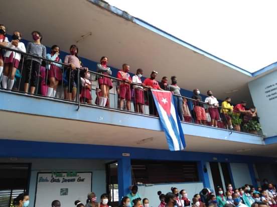 CarlosC64808313's tweet photo. "Podemos decir que cualquier niño y cualquier joven cubano hoy tiene más posibilidades de educación, en mejores instituciones educacionales y con mejores maestros, que las que tenían los hijos de los mayorales, capataces y terratenientes. #CubaVive #Matanzas @IzquierdoAlons1 https://t.co/mAotwNhQc9