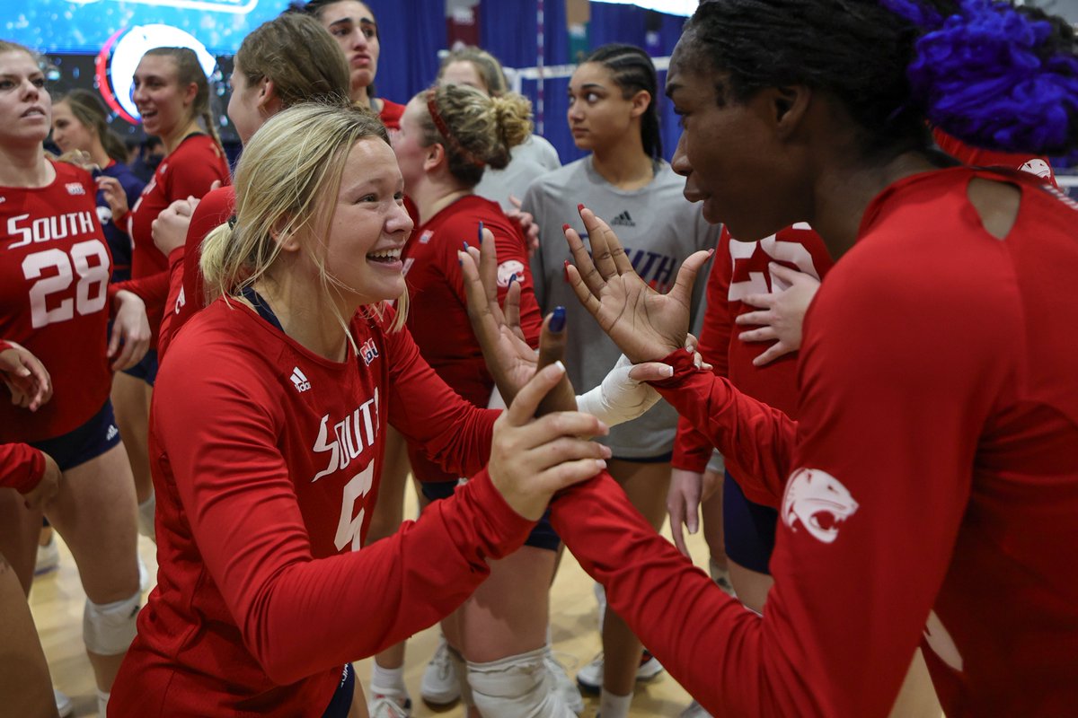 Sun Belt (@sunbelt) on Twitter photo 𝗦𝗛𝗜𝗡𝗘 𝗜𝗡 𝗧𝗛𝗘 𝗠𝗢𝗠𝗘𝗡𝗧.
@WeAreSouth_VB | #SunBeltVB ☀️ 🏐 𝗦𝗛𝗜𝗡𝗘 𝗜𝗡 𝗧𝗛𝗘 𝗠𝗢𝗠𝗘𝗡𝗧.
@WeAreSouth_VB | #SunBeltVB ☀️ 🏐