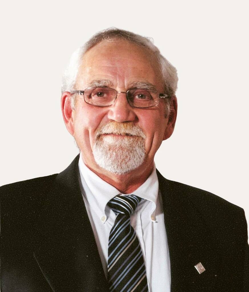 For my friends that I have not had a chance to share the unfortunate news with, my father, Dr. Bob, passed away early Thursday morning. He had been living with the effects of an unknown illness for more than a year, and while we finally learned the diagn… instagr.am/p/CWjdpx-J55x/