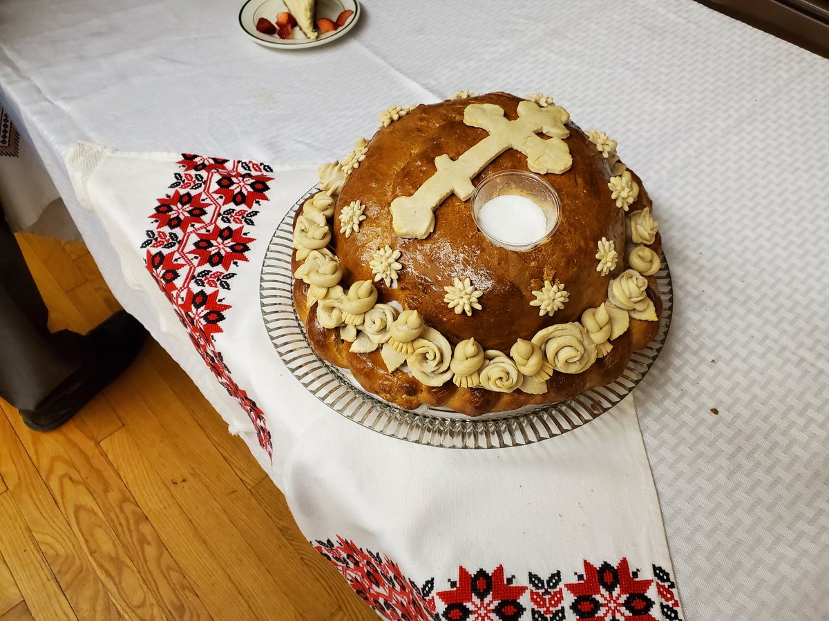 dapahn_MN's tweet photo. Today our Bishop..Bishop Daniel..can to our храмовий свято... Here is the greeting bread I created for the event. https://t.co/cgYVVMTfdd
