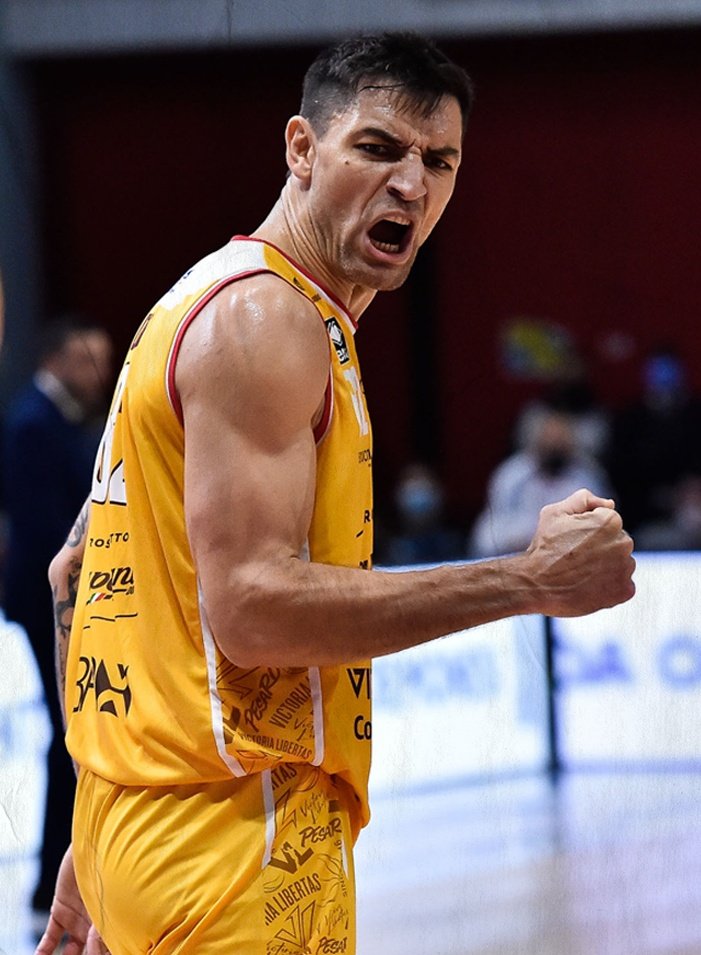 HDB_ok's tweet photo. Carlos Delfino jugó su último partido con Pesaro antes de viajar al país para sumarse a la Selección 🇦🇷 en la victoria ante Cremona en la Lega A 🇮🇹. ¿Su actuación? Más o menos:

18 puntos
9 rebotes
6 asistencias
4 triples
1 robo
50% TC

El Lancha está prendido fuego 🔥 https://t.co/jy2XtW7a7N