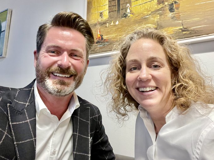 Thomas78628056's tweet photo. Teaming up with @Maersk Chief Data Officer Holly Landry on Diversity & Inclusion and LGBT Network, stay tuned! #inclusionalltheway #maersk https://t.co/qbVuWdzcN8