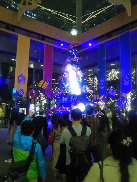 Craftbeer_HighB's tweet photo. 🚶‍♀️Walking🚶‍♂️
🎄クリスマス風景
今年は楽しめそうですね
解説員を勤める #気象庁気象科学館 も通常営業になり
最近話題の海底火山噴火で噴出した軽石も新規展示開始
イルミネーションの楽しみついでにご来館ください
#ハイB 😀
#Highlandport #craftbeer #HighB #気象予報士 https://t.co/wiymXTQz9U