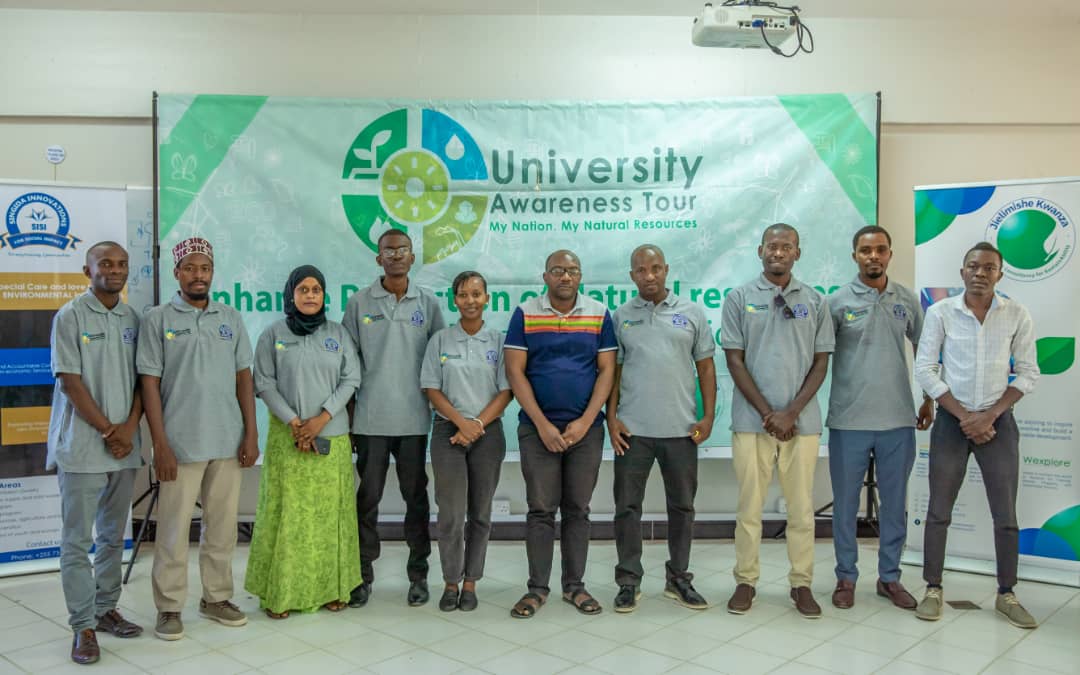 sisi_tanzania's tweet photo. #SISI TEAM, 
On our natural resources &amp; foreign exploitations awareness raising event held at the university of Dar Es Salaam
#nature #Awareness https://t.co/k89GBz2LGu