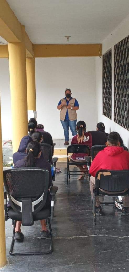 conviviendahn's tweet photo. dichas viviendas, beneficiado a 75 familias en los municipios en mención, las cuales se mostraron muy agradecidas con el Gobierno de la República https://t.co/uyuw0NgBpZ
