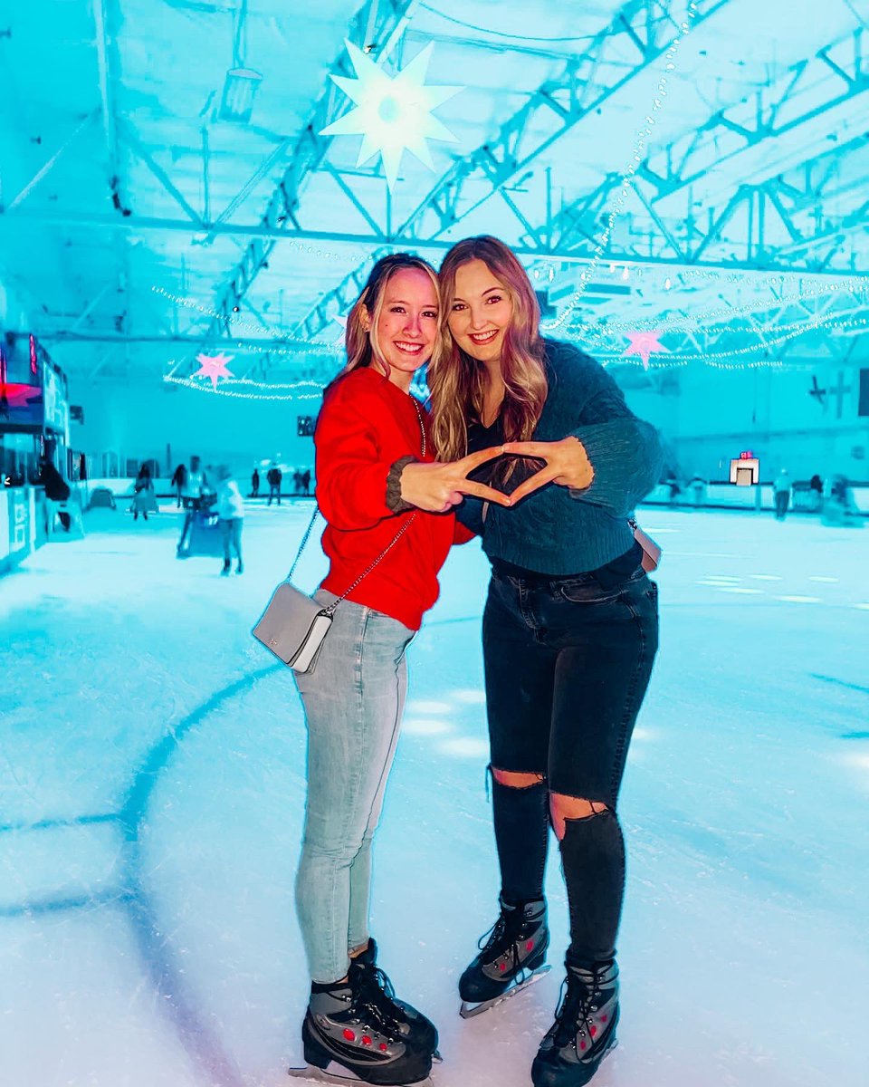 Happy #SisterhoodSunday from UNLV ADPi ⛸💎