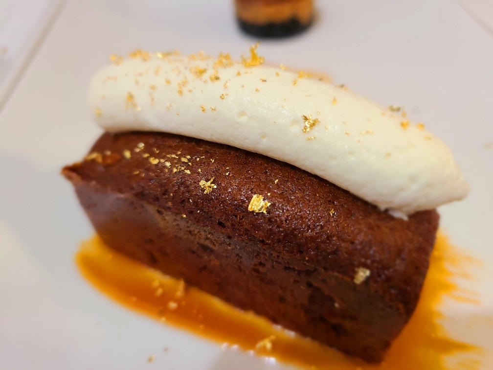 Jenny's ginger cake with caramel whipped cream & gold flake #dessert #restaurantlife #dinnerofadecade #nanaimo https://t.co/qH8pNjm9EU