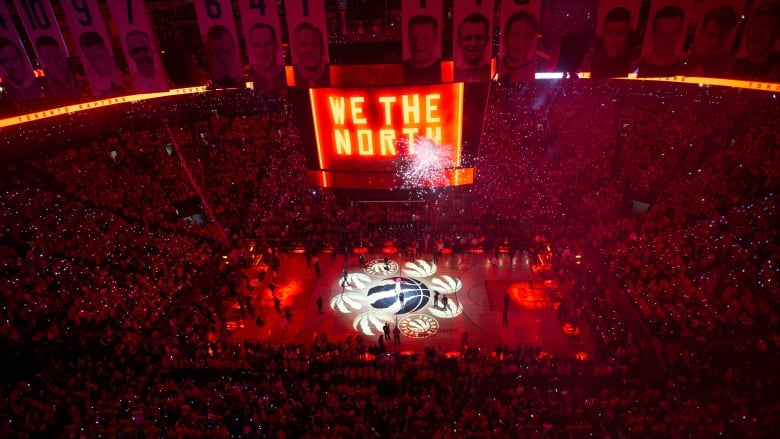 FionnOnFire's tweet photo. League of Legends Worlds 2022 locations confirmed:

🇲🇽 Play-ins in Mexico City at the Liga Latinoamerica Arena

🇺🇸 Groups and Quartefinals in New York City at the Hulu Theater at MSG

🇨🇦 Semifinals in Toronto at Scotiabank Arena

🇺🇸 Grand Finals in San Francisco at Chase Center https://t.co/8DiF99rQzn