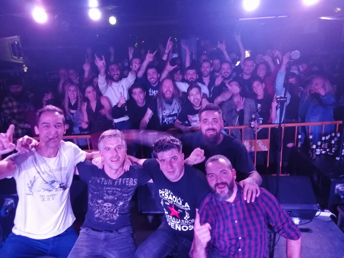 🙌🏻 GRACIAS POR LO DEL VIERNES 🙌🏻

Concierto de los que no se olvidan.

¡IMPRESIONANTE!