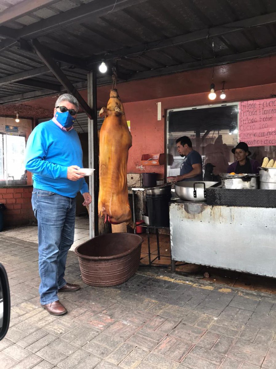 HMACampbell's tweet photo. Almuerzo hoy (redoble de tambores 🥁 🙏)…….. ¿ Cordero?, ¿quizás un poco de Cuy?  Al final ganó Sr Chancho y tomamos un poco de cascarita / cuero con mote.
Quitaremos la nariz 👃 por la próxima vez……😉😳 https://t.co/wcoLskHEQP