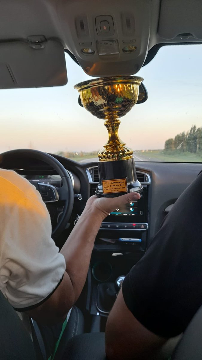 Volvemos re copados! 🏆🏆🏆
INTERCAMPEONES 💚🖤👻
•
#EstaEsLaCopaDelInterCampeón
#SomosCampeones #SomosDuendes
•
#QueLindoEsSerDeDuendes 💪