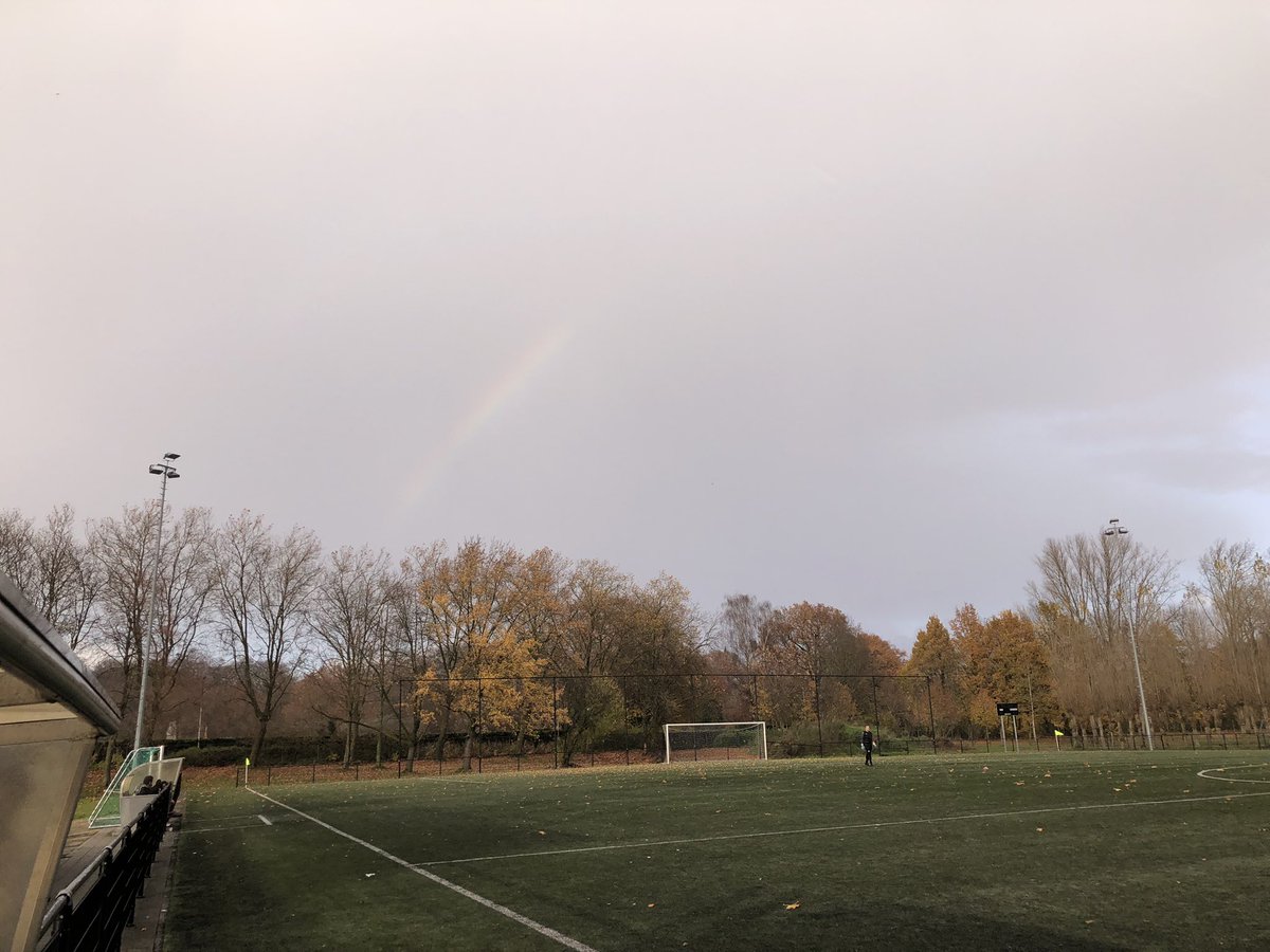 myrcosoftje13's tweet photo. Helaas, de regenboog in de verte bracht geen driepunter… een puntje, tegen een rechtstreekse concurrent kan nooit voldoende zijn… #kfcrw https://t.co/yIjduC4Cmw