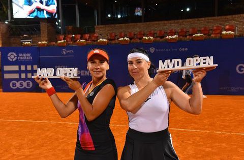 Not_Esportivas's tweet photo. WTA Challenger!
Parabéns às duplistas campeães, a romena Irina Bara (🇷🇴) e a georgiana @EGorgodze (🇬🇪) que conquistaram o WTA 125 de Montevideo no Uruguai
#WTA #wta125 #tennis #MontevideoOpen #IrinaBara #EkaterineGorgodze #MVDOpen https://t.co/EVFFxTBZcQ