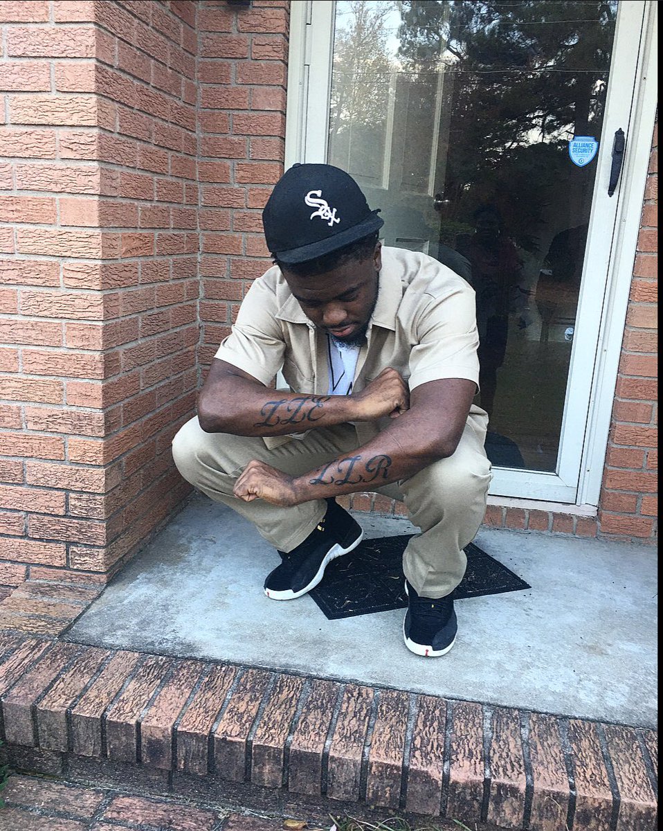 TerrellPhilly's tweet photo. Big 22 🖤 happy bday to me 🎉 #LongLiveE #LongLiveRufus #LLB https://t.co/r8QGhVDdr4