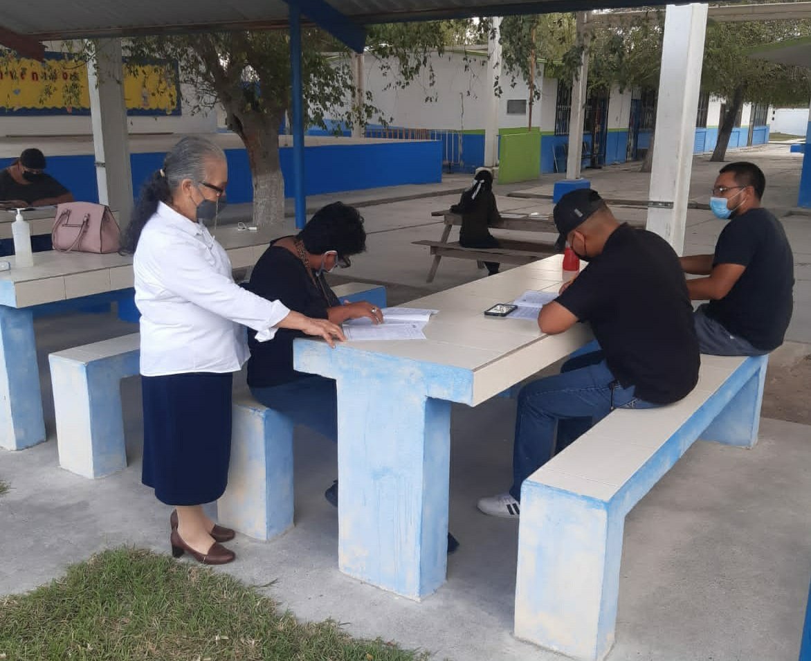 ITEAoficial's tweet photo. En cada una de las sedes de aplicación y #PlazasComunitarias educandos del ITEA presentaron su examen de primaria y secundaria, en línea y en papel; además se incorporaron a quienes desean concluir su educación básica en la #JornadaNacionalINEA #GobTam #EducaTam https://t.co/Y3c081j1Dg
