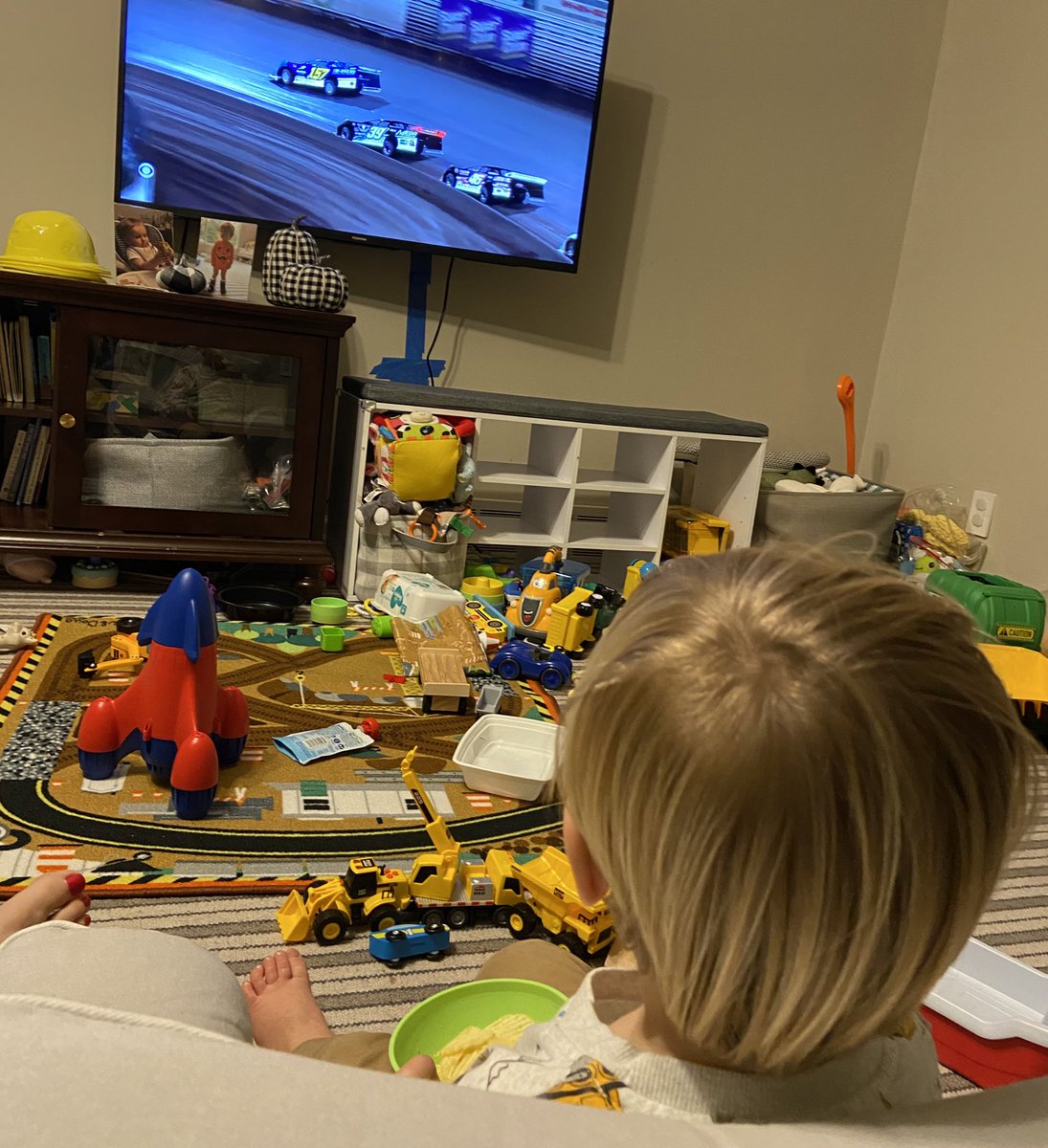 MegMMiley's tweet image. Jack loving some dirt racing from @knoxvilleraces!He points and says “Pap!”