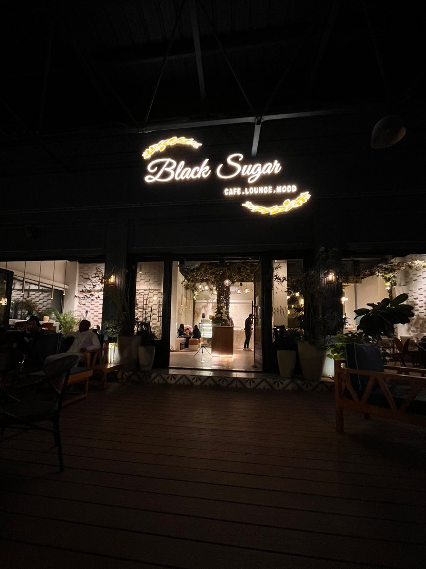 The_perfect3's tweet photo. ◽️Black Sugar 
◽️كوفي بلاك شوقر 
◽️الموقع 📍: الاحساء - المبرز - بالقرب من العثيم مول 
◽️تتوفر جلسات داخلية وخارجية 
◽️عندهم شايّ مميز وتقدر كل ما خلص تطلب ثاني مجانا وتروق 😌☕️

#هنا_الاحساء #الاحساء #كافيهات #كافيهات_الاحساء #كافيهات_الشرقية #بلاك_شوقر #المبرز #كوفي #قهوة #شاي https://t.co/95f406MGM3