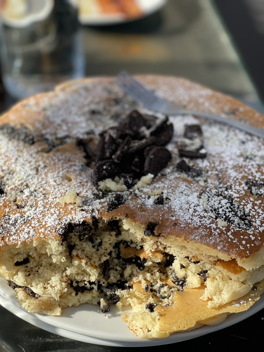 WillTheLandMan's tweet photo. Had a bday breakfast w/ 2 of my doggie children, @welovelaszlo & @whatsawatson ! #TheGriddle lives at Yamashiro as a Skyline experience! Thanks to their maternal parental figure @caitbuttery for taking me to a nice & relaxing spot overlooking LA. The pancakes are still gigantic! https://t.co/LeA7nOLO7C