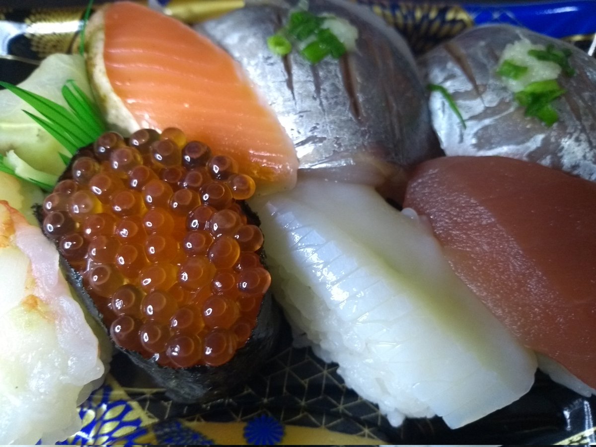 maiTAKA12's tweet photo. おはようございます☺️
11月22日☁回転寿司の日🍣
お寿司は色んなネタがあるから
たくさん食べられます😋
今日も楽しく過ごします
#体重毎日計ろう https://t.co/mvIW8iesBY