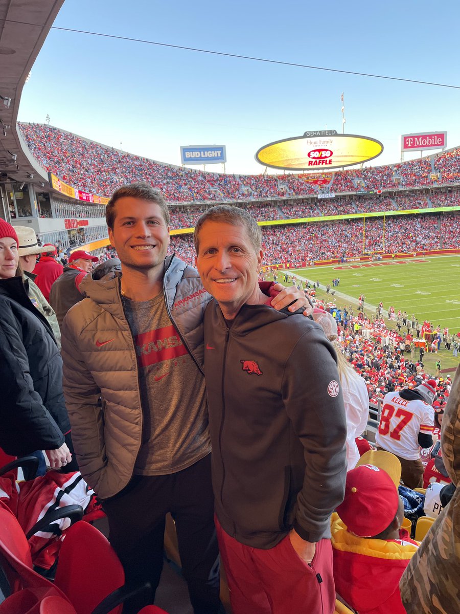 EricPMusselman's tweet photo. Incredible @NFL game! Wow @Chiefs fans are enthusiastic https://t.co/4palYI4pOO