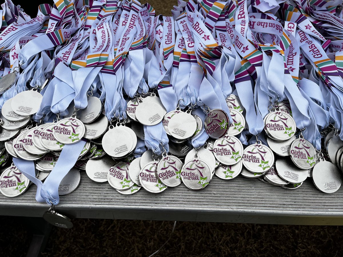 MrsBarker0524's tweet photo. Proud of all of our runners that completed the @GOTRPiedmont 5K Celebration! Wear your medals with pride tomorrow! #girlsontherun #5k #running @HamptonOaksElem @SCPSchools @GOTRI https://t.co/p1H1FKGTV5