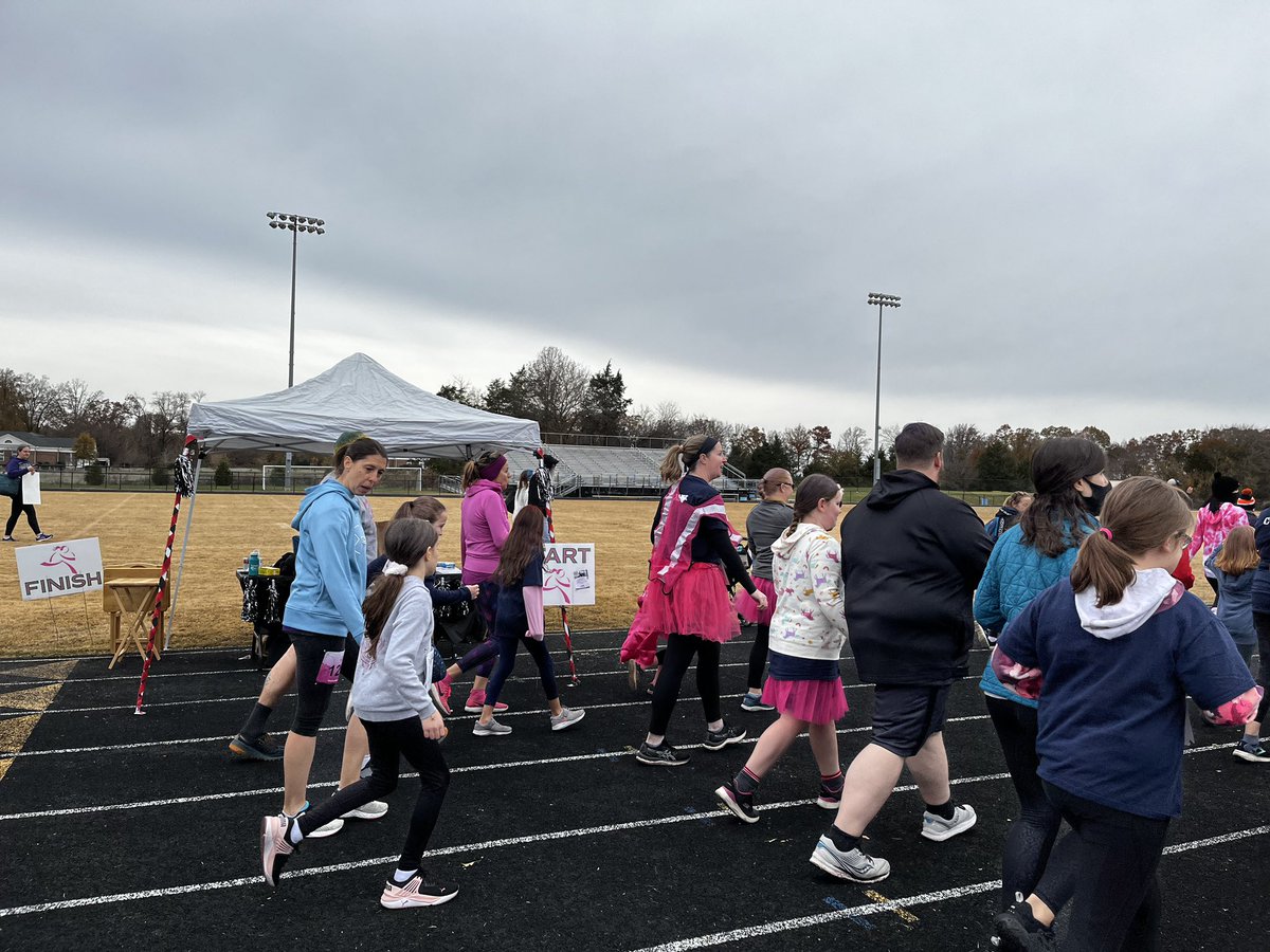 MrsBarker0524's tweet photo. Proud of all of our runners that completed the @GOTRPiedmont 5K Celebration! Wear your medals with pride tomorrow! #girlsontherun #5k #running @HamptonOaksElem @SCPSchools @GOTRI https://t.co/p1H1FKGTV5