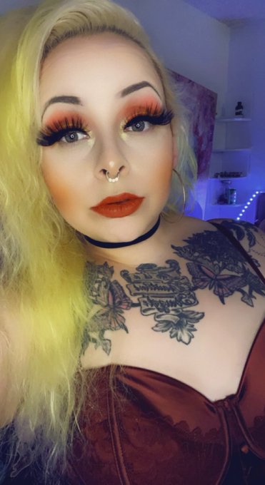 Thinking about bringing back my makeup lessons on Skype  Let me know if you&rsquo;d be interested ☺️ https://t<a href="/tag/saturdaymood"class="tags"><span>#saturdaymood</span></a><a href="/tag/saturdaymotivation"class="tags"><span>#saturdaymotivation</span></a>