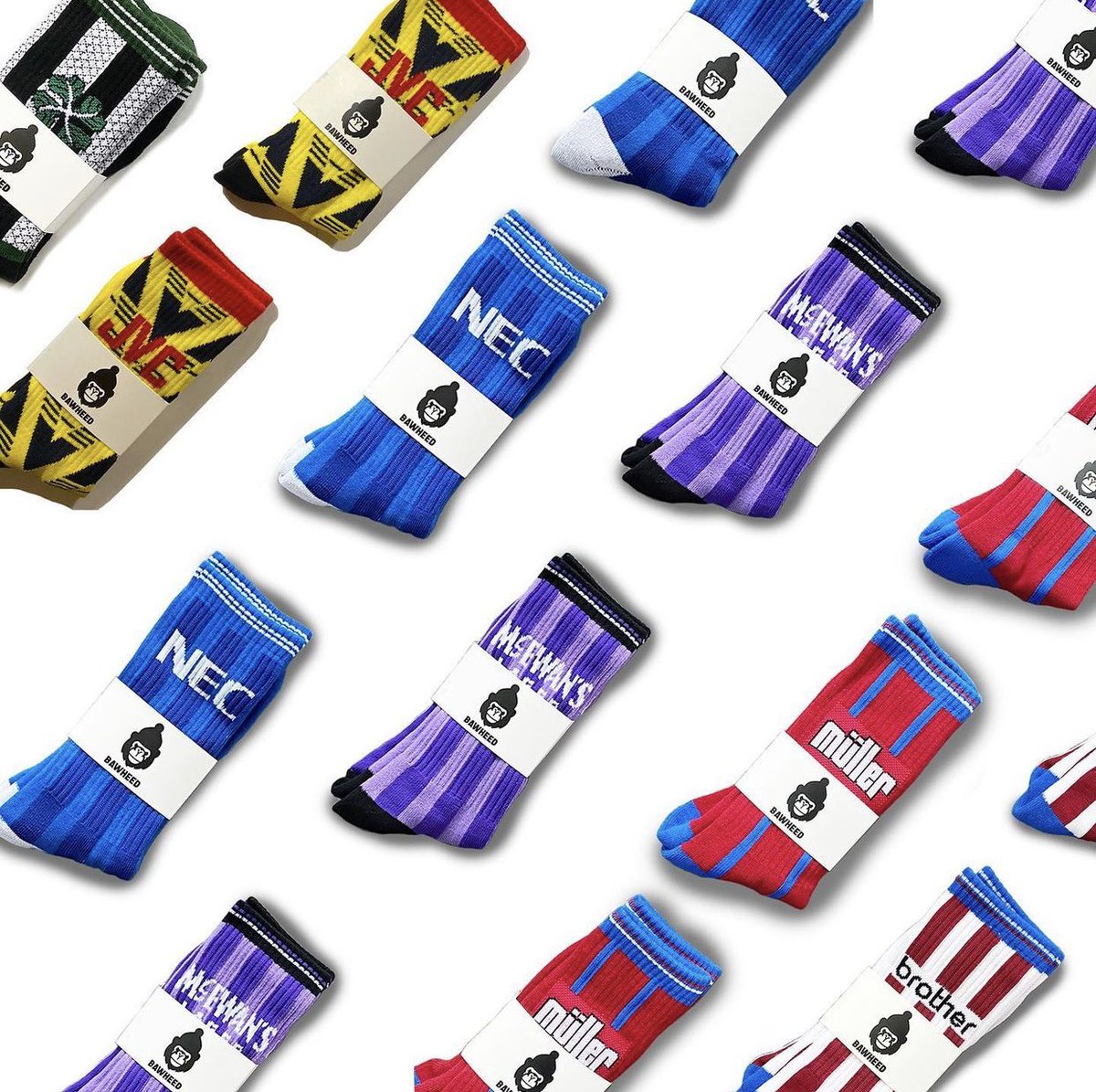 bawheedbobbles's tweet photo. Our Black Friday sale starts tomorrow from 9am - use code BLACKFRIDAY25 at checkout for 25% off orders. Code expires December 12th ⚽️🎅🏻 #bawheedbobbles #classicfootball #classicfootballsocks #retro #retrofootball #retrofootballsocks #football #christmas #sale https://t.co/ZxszBnzJxD