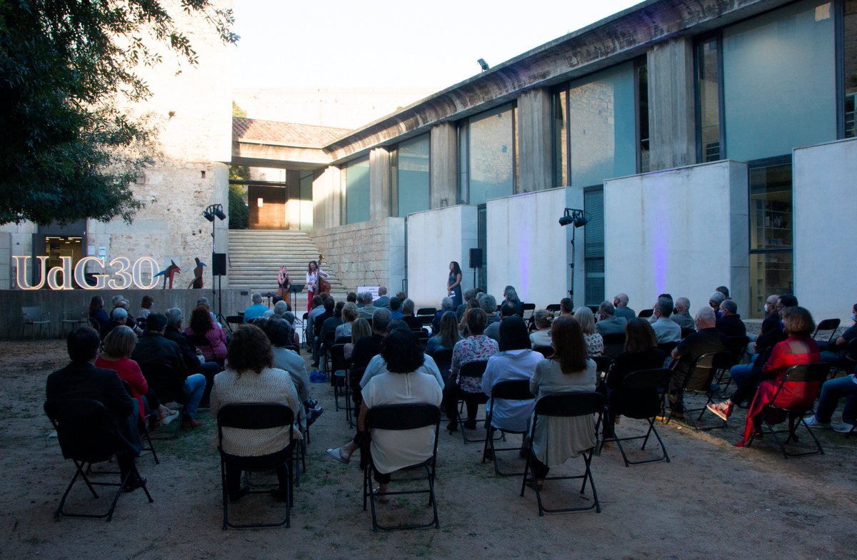 Planificació i innovació, transparència, retiment de comptes, informació pública, eficiència i participació cap a una administració 100% digital. Aquests són els principis d’#InnovaUdG per al govern de la UdG, amb un lideratge ferm i participatiu per assolir objectius col·lectius