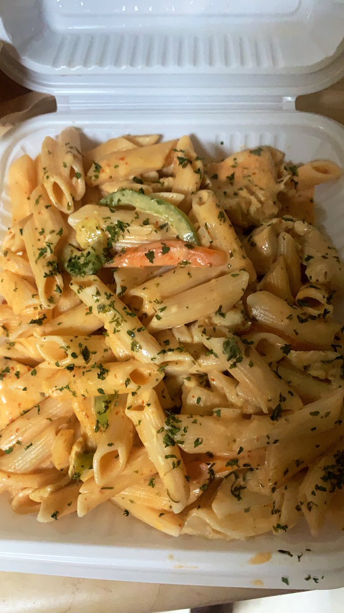 BwoyaTingz's tweet photo. @kubanz_chav &amp; @876terrace to save the day 🤤 https://t.co/JsxRG37TZE