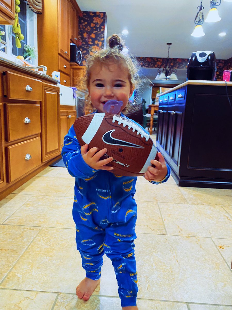 lafullybolted's tweet photo. my niece is ready for primetime ⚡️🥺 #babybolts https://t.co/tqbYyKzGu0