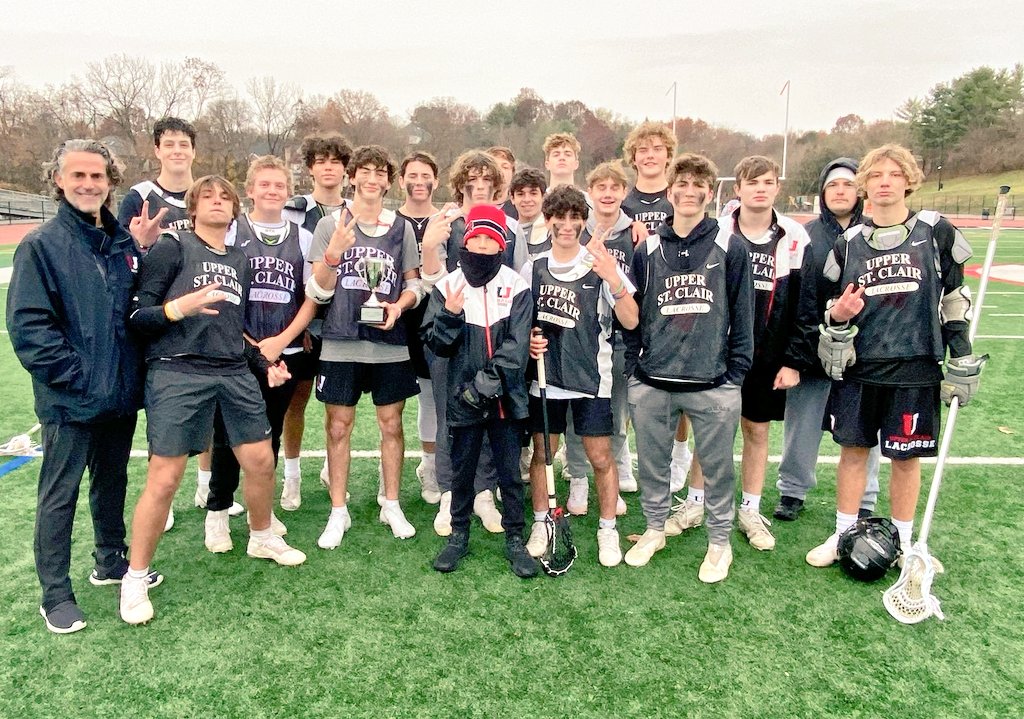 It took OT but Team Black captained by Tyson Swigart <a href="/SwigartTyson/">Tyson Swigart</a> &amp; Niko Manning <a href="/nikomanning1/">niko</a> kept the Coach Rice streak alive beating Team White in our annual fall intrasquad scrimmage 🏆