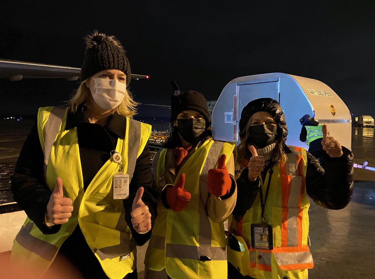 FilomenaTassi's tweet photo. Today we reached another milestone in our fight against #COVID19 - the first doses of the Pfizer-BioNTech COVID-19 vaccine for children aged 5-11 have arrived in Canada!  

By next Friday, the initial 2.9M doses will be here - enough for a first dose for every eligible child. https://t.co/N6OglGBivS